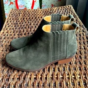 Jack Rogers Moss Green Liddy Waterproof Suede Block Heel Booties 7M